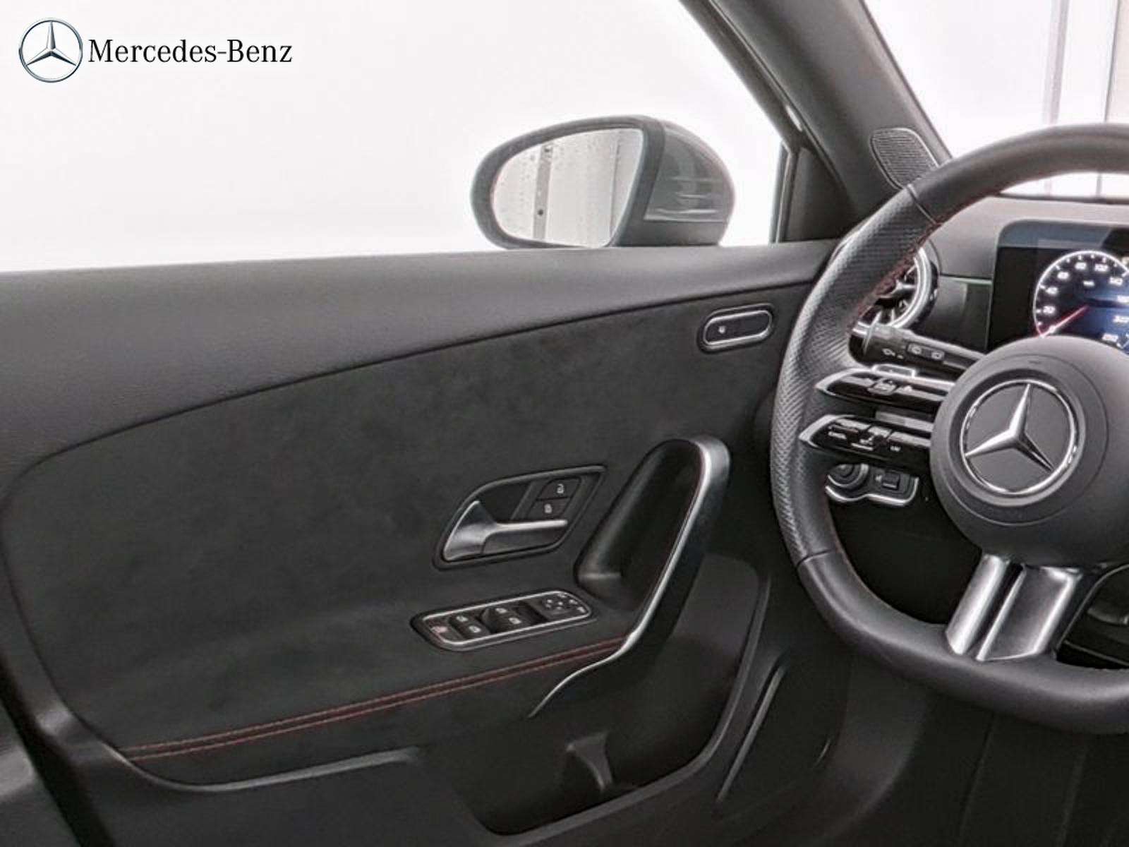 Mercedes-Benz A 220