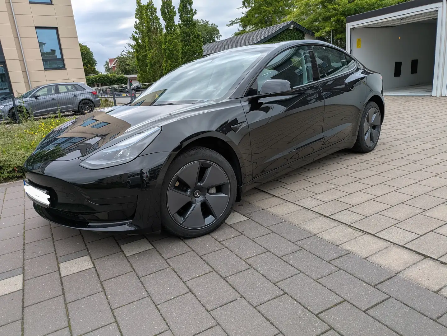 Tesla Model 3 Model 3 Standard Reichweite Plus Hinterradantrieb Schwarz - 1