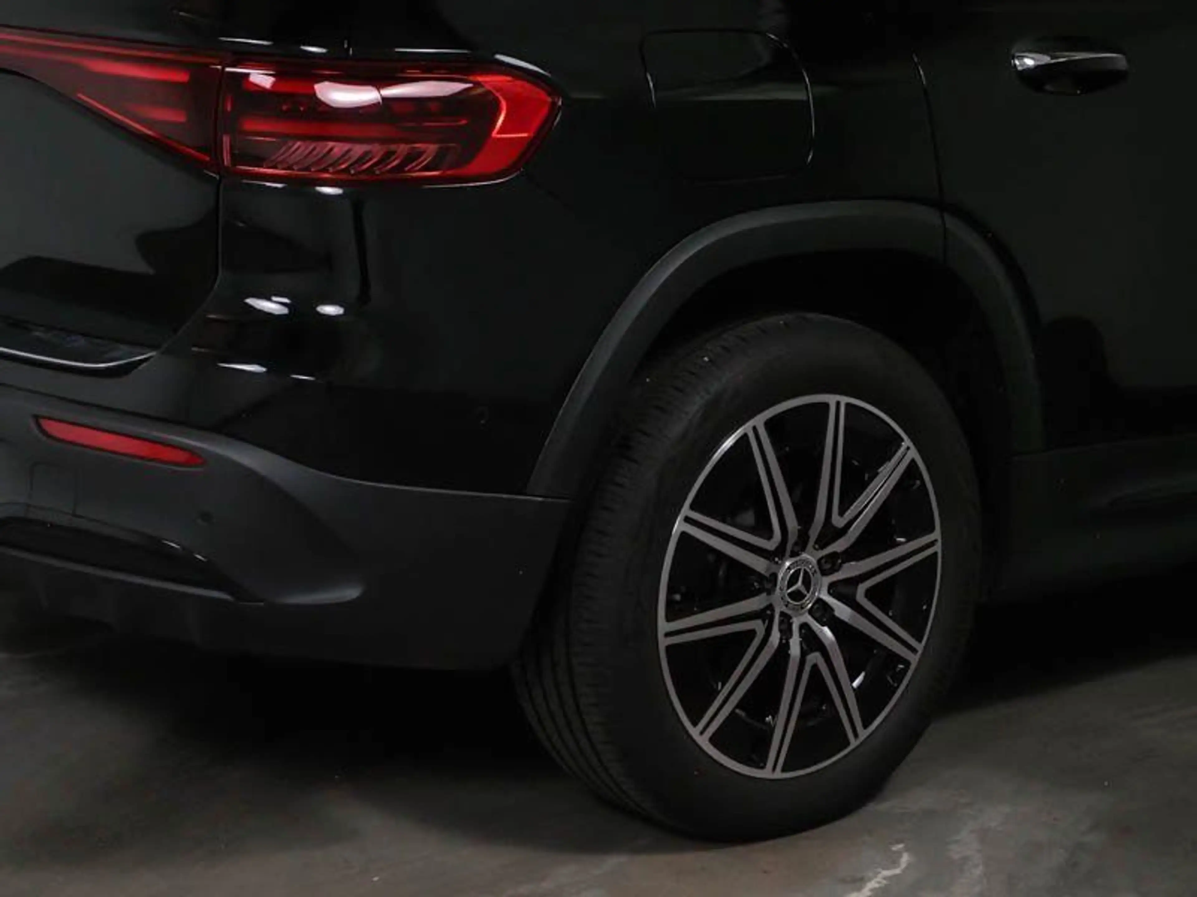 Mercedes-Benz EQB 250 AMG-PREMIUM NIGHT FAP 19" WDGS BURMESTE — photo 5