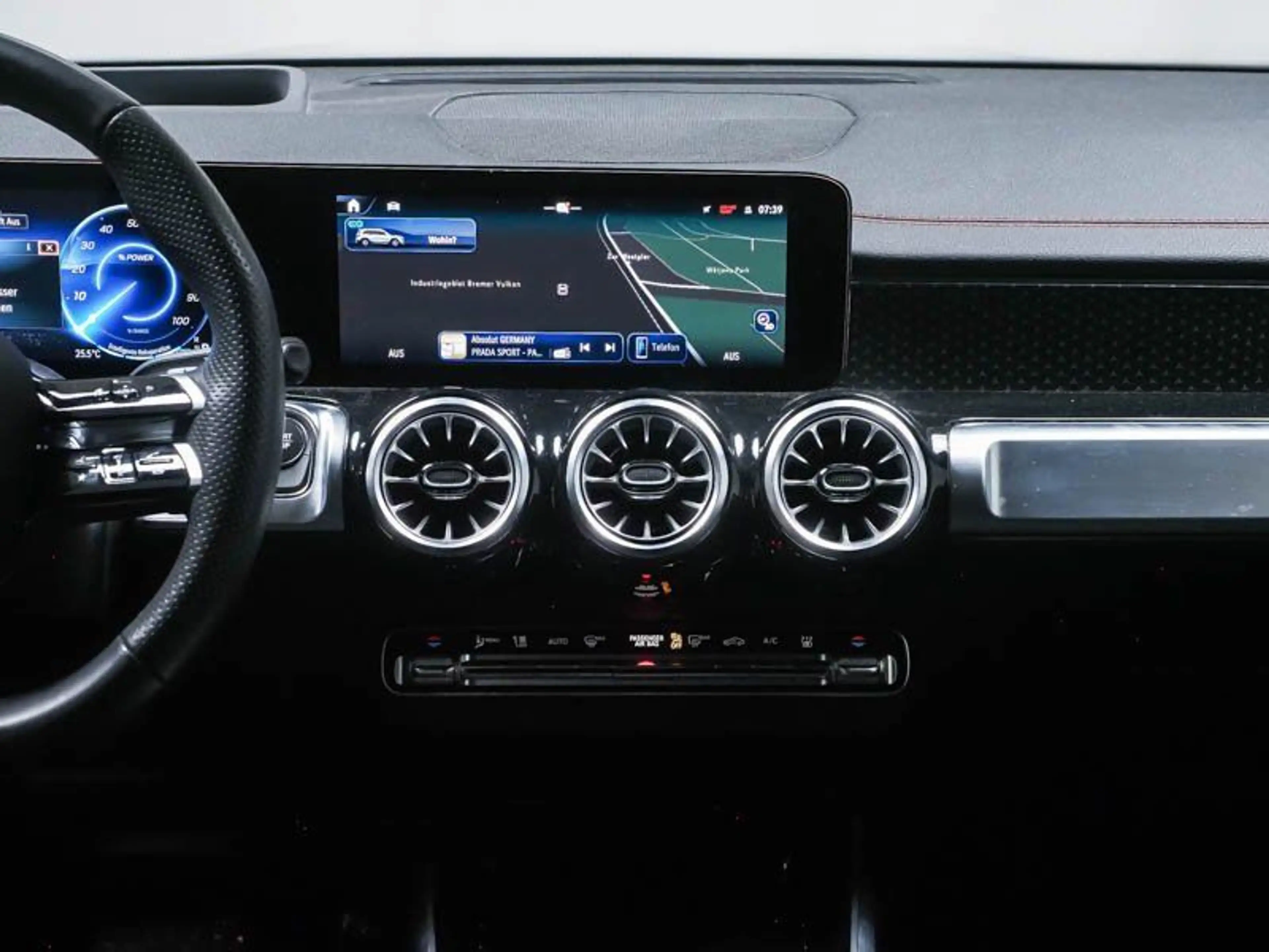 Mercedes-Benz EQB 250 AMG-PREMIUM NIGHT FAP 19" WDGS BURMESTE — photo 8