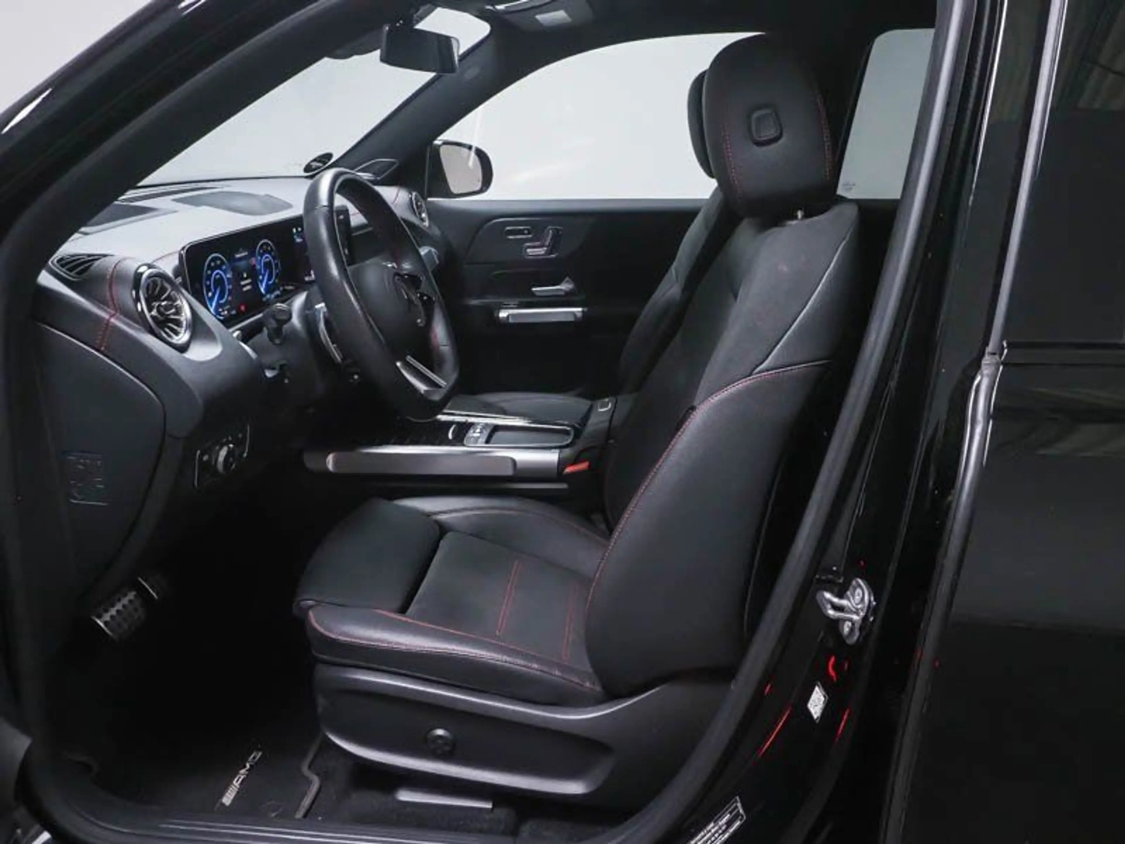 Mercedes-Benz EQB 250 AMG-PREMIUM NIGHT FAP 19" WDGS BURMESTE — photo 6