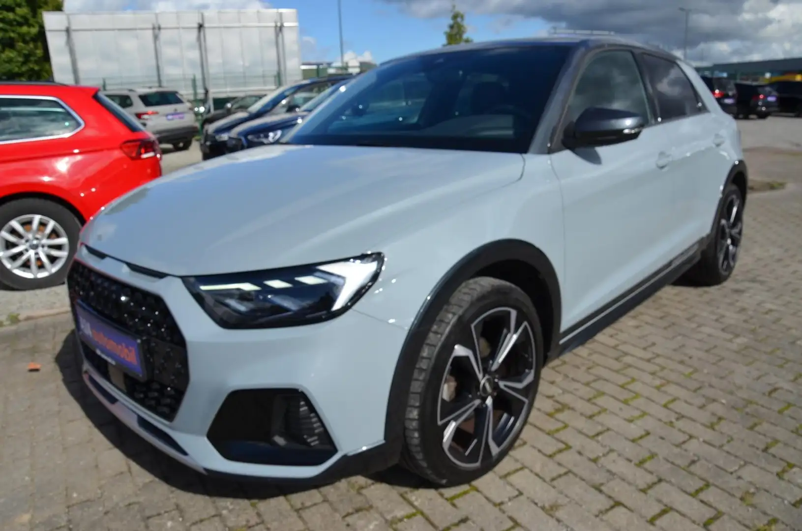Audi A1 30 citycarver 1.0.TFSI edition one S line LED App Grau - 1