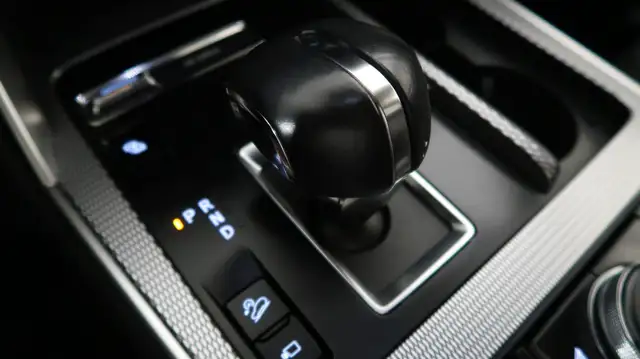 Mazda CX-60 view 10