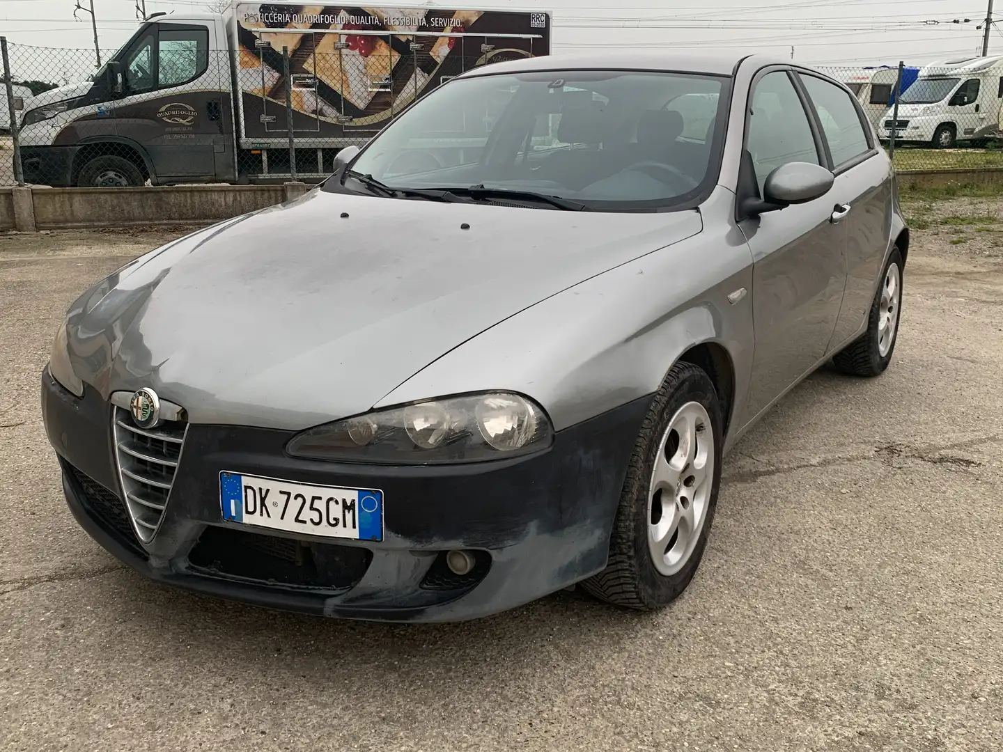 Alfa Romeo 147 08/2007 5p 1.6 ts 16v Progression 105cv Grau - 2