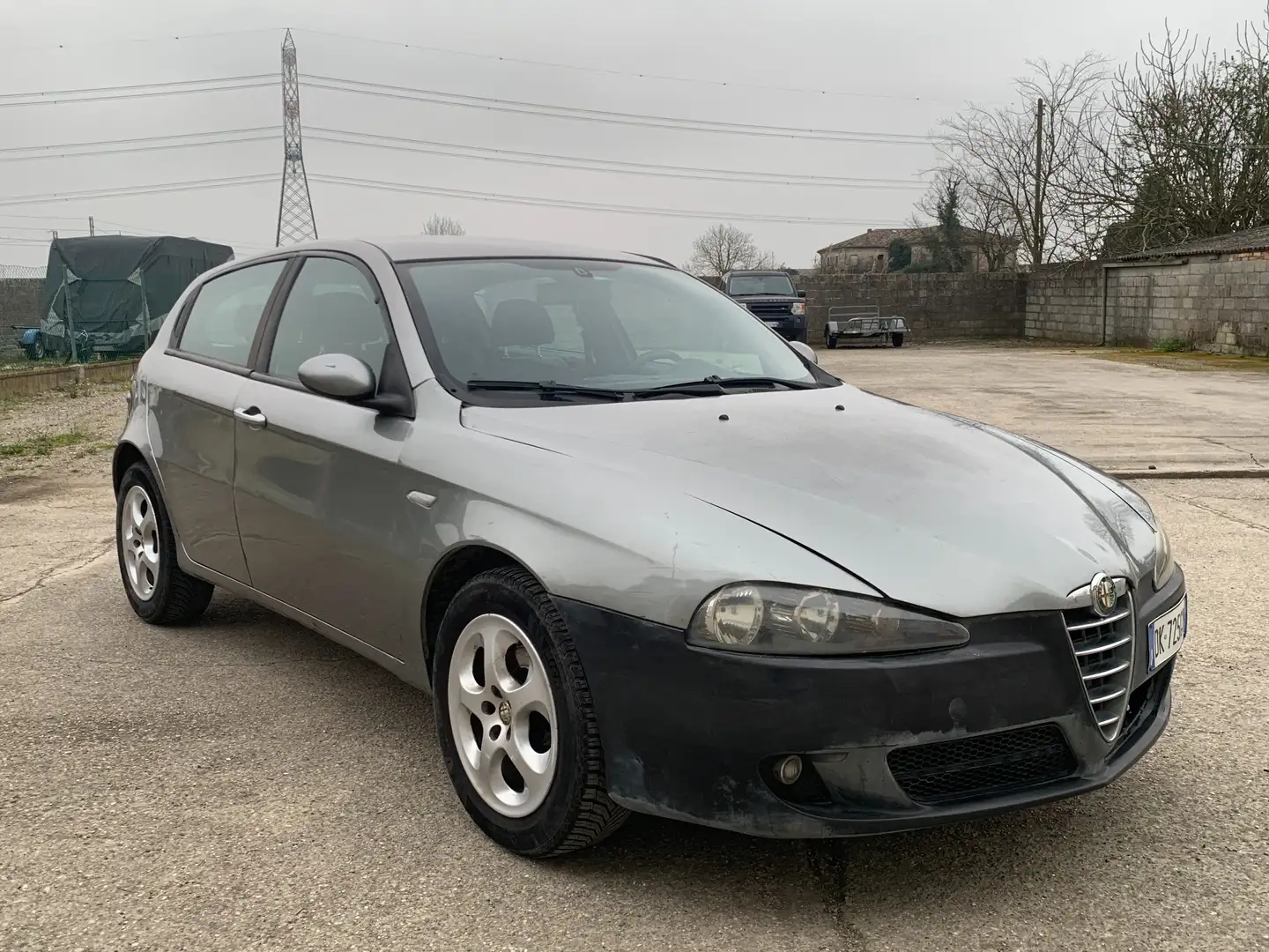 Alfa Romeo 147 08/2007 5p 1.6 ts 16v Progression 105cv Grau - 1