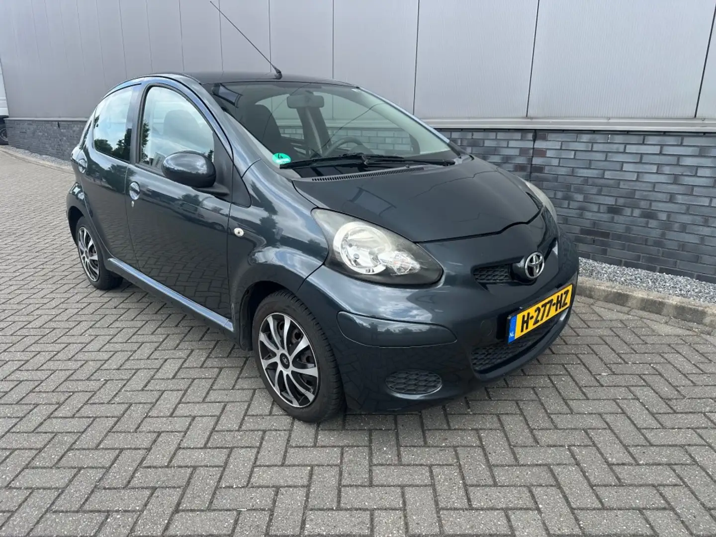Toyota Aygo 1.0-12V COMFORT+Airco 88222km Grijs - 2