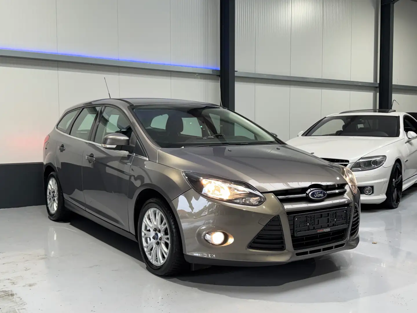 Ford Focus 1.6 Titanium TEMPOMAT MFL KLIMAAUT SHZ Braun - 1