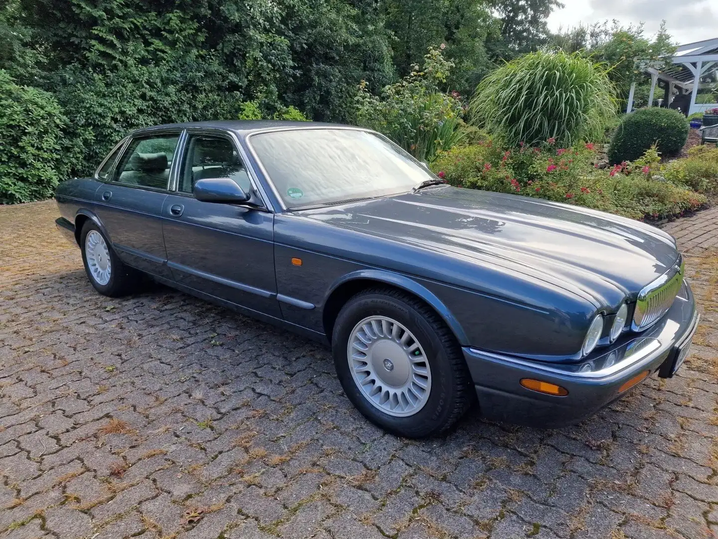 Jaguar XJ XJ 4.0 Sovereign Azul - 1