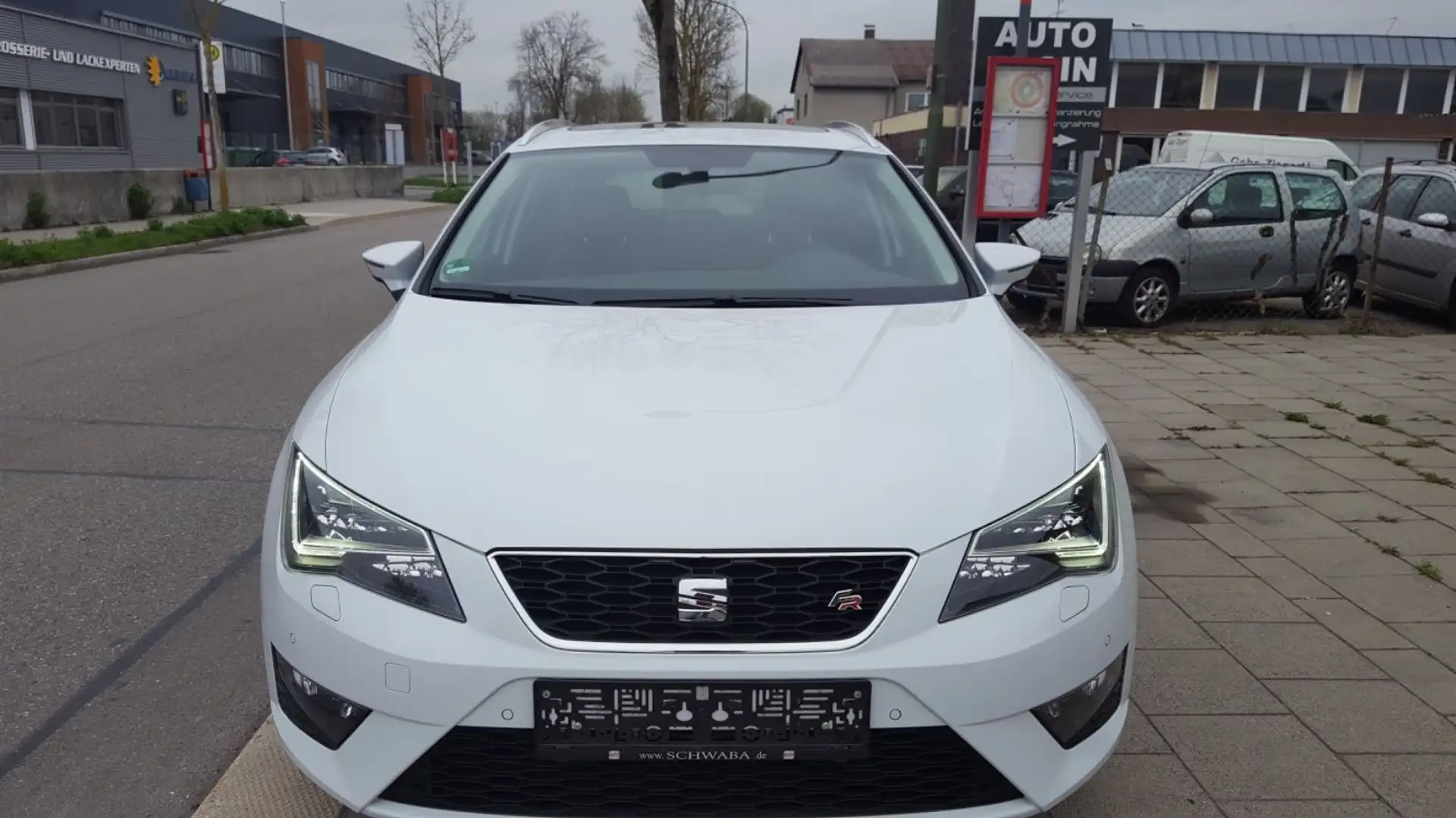 SEAT Leon ST 2.0 TDI 135kW Start&Stop FR DSG Bílá - 1