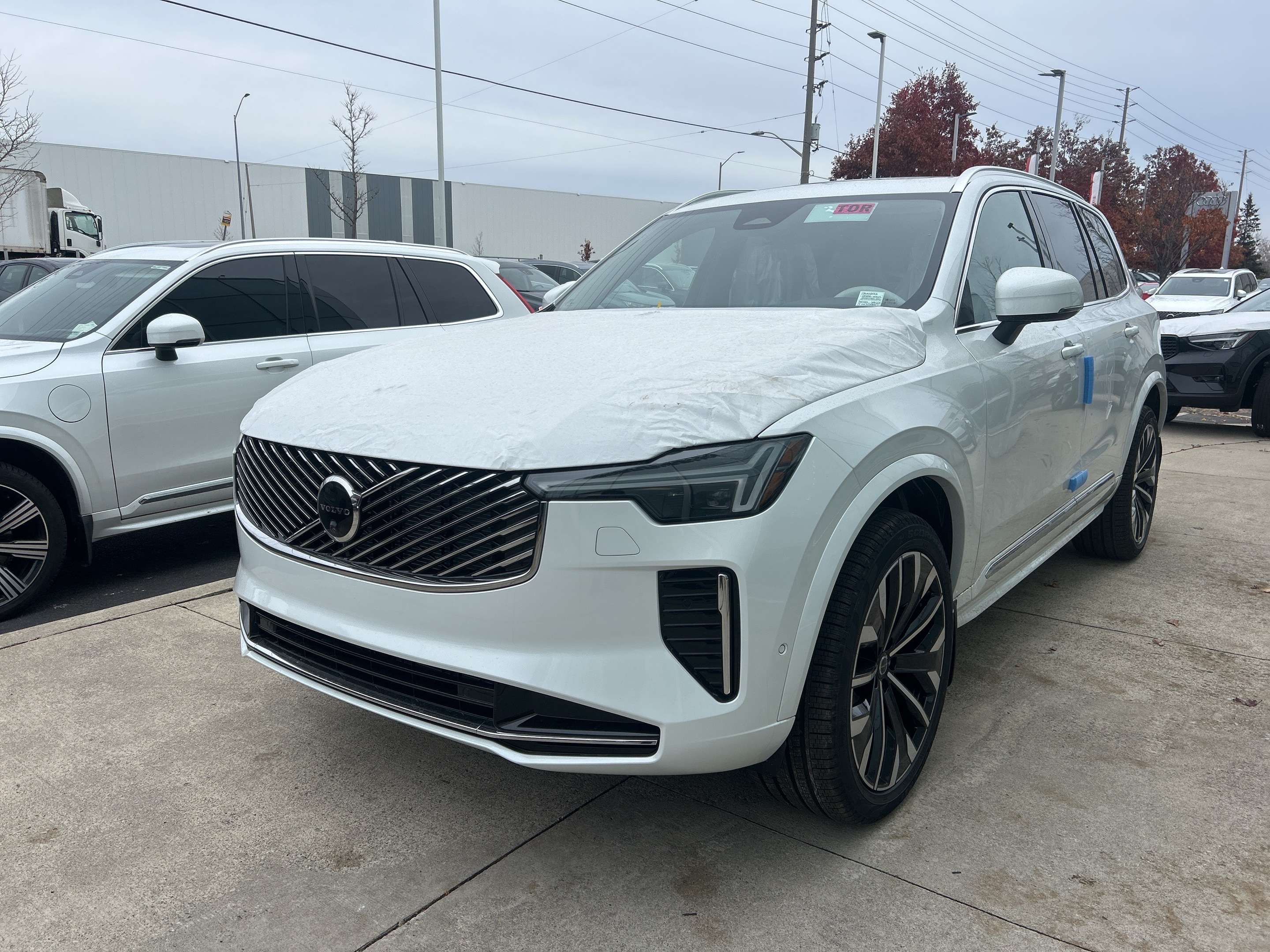 2026 Volvo XC90 B6 Plus Bright Theme