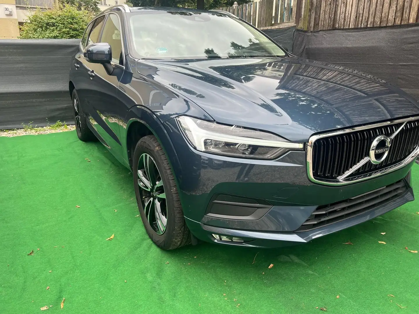 Volvo XC60 B4 Business - Benzin - Automatik 197 PS Blau - 2