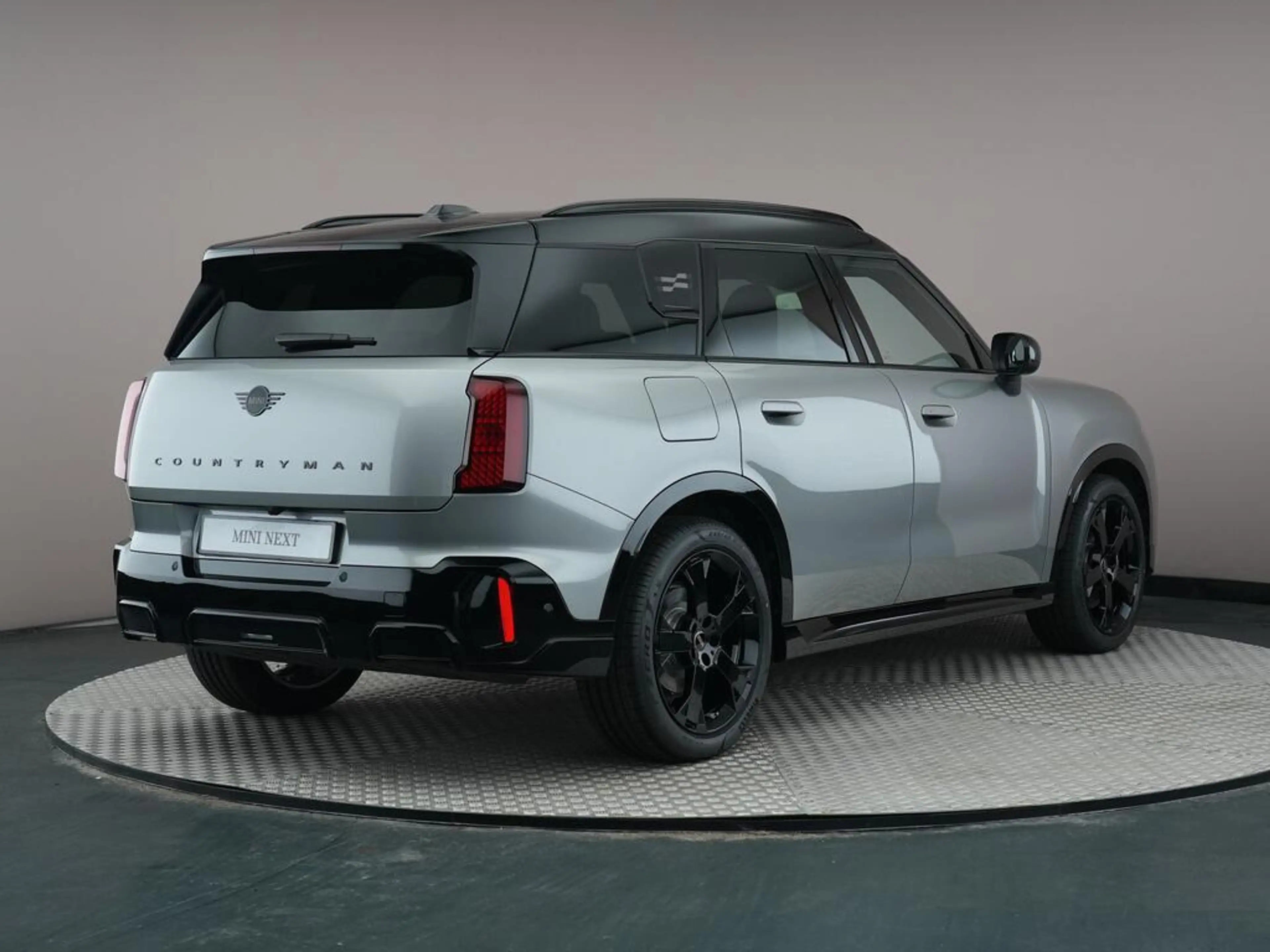 MINI Countryman E | Pakket M + John Cooper Works Uitvoering — photo 2