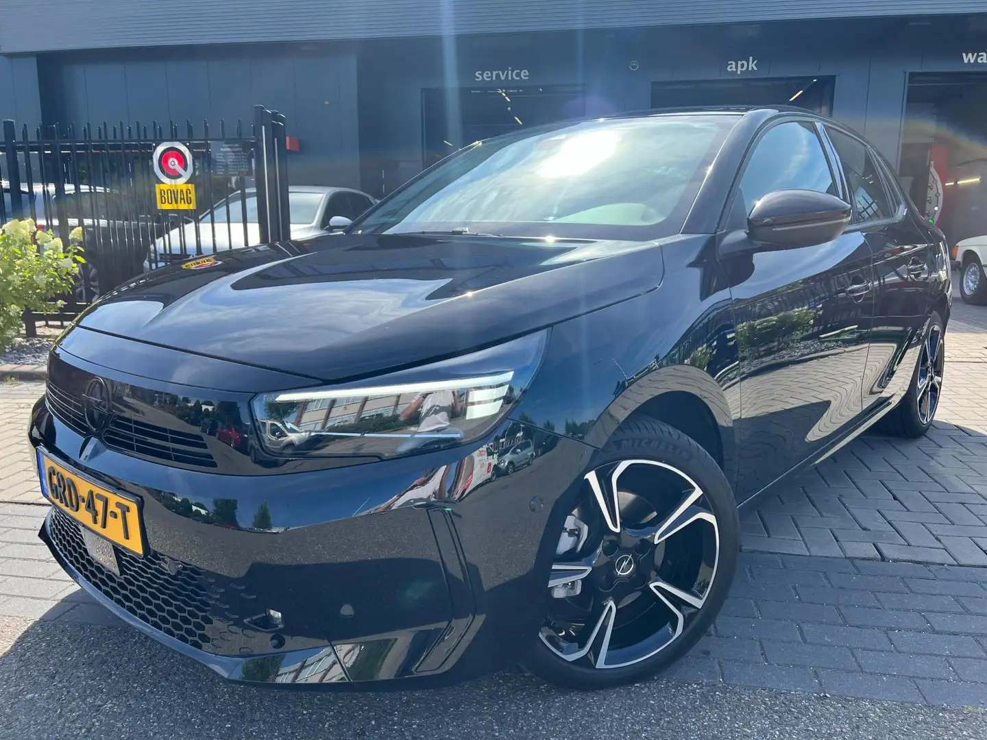 Opel Corsa 1.2 Turbo Ultimate, NIEUW STAAT Zwart - 2