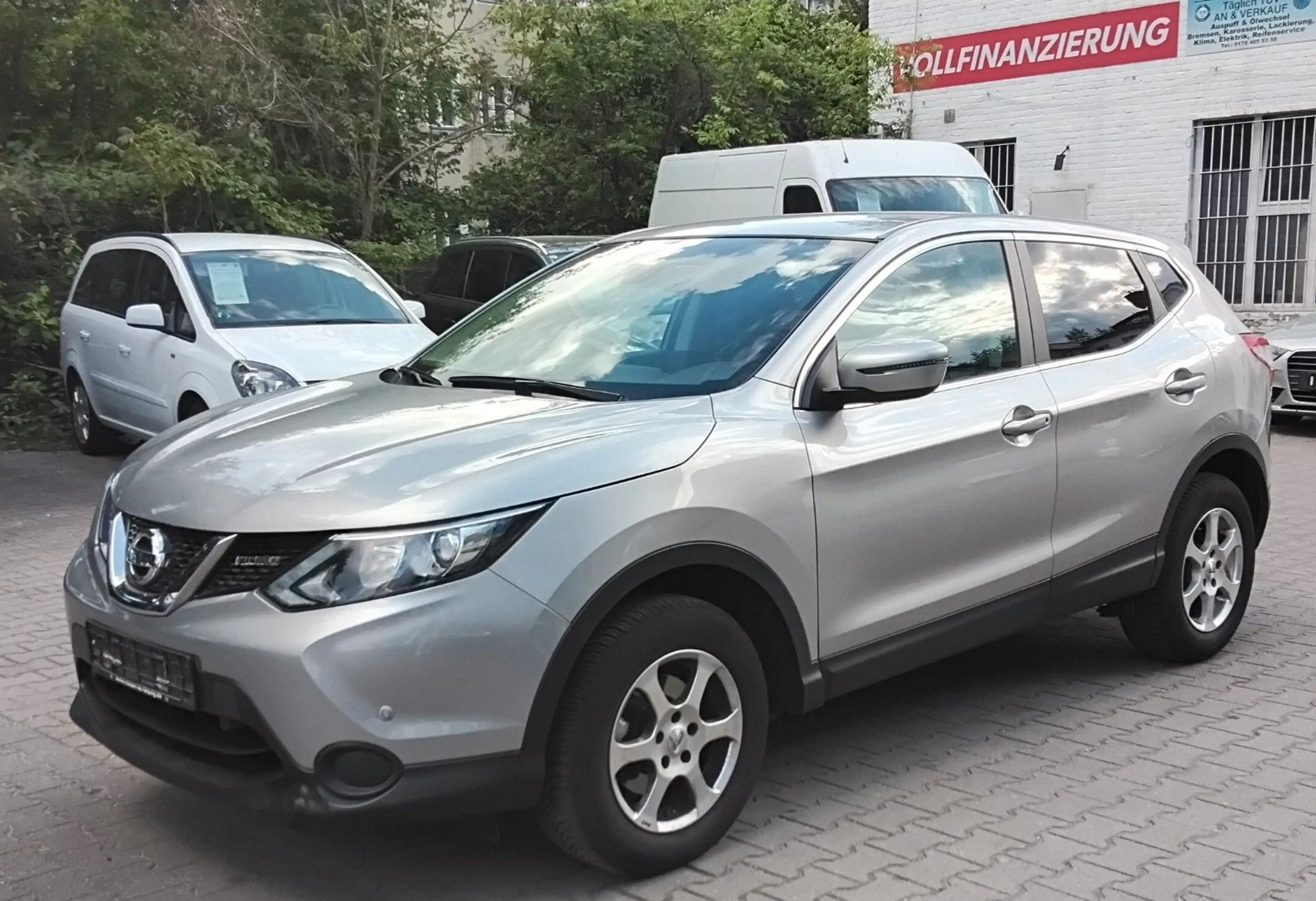 Nissan Qashqai Visia. Neuer Tüv