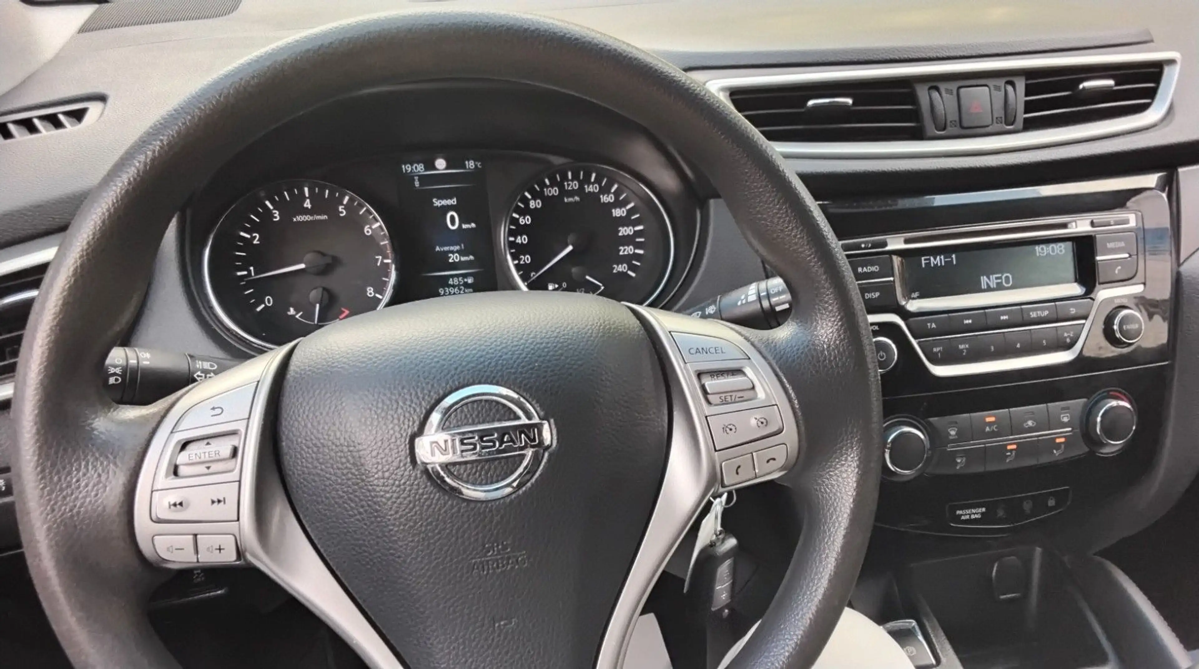 Nissan Qashqai Visia. Neuer Tüv — photo 15