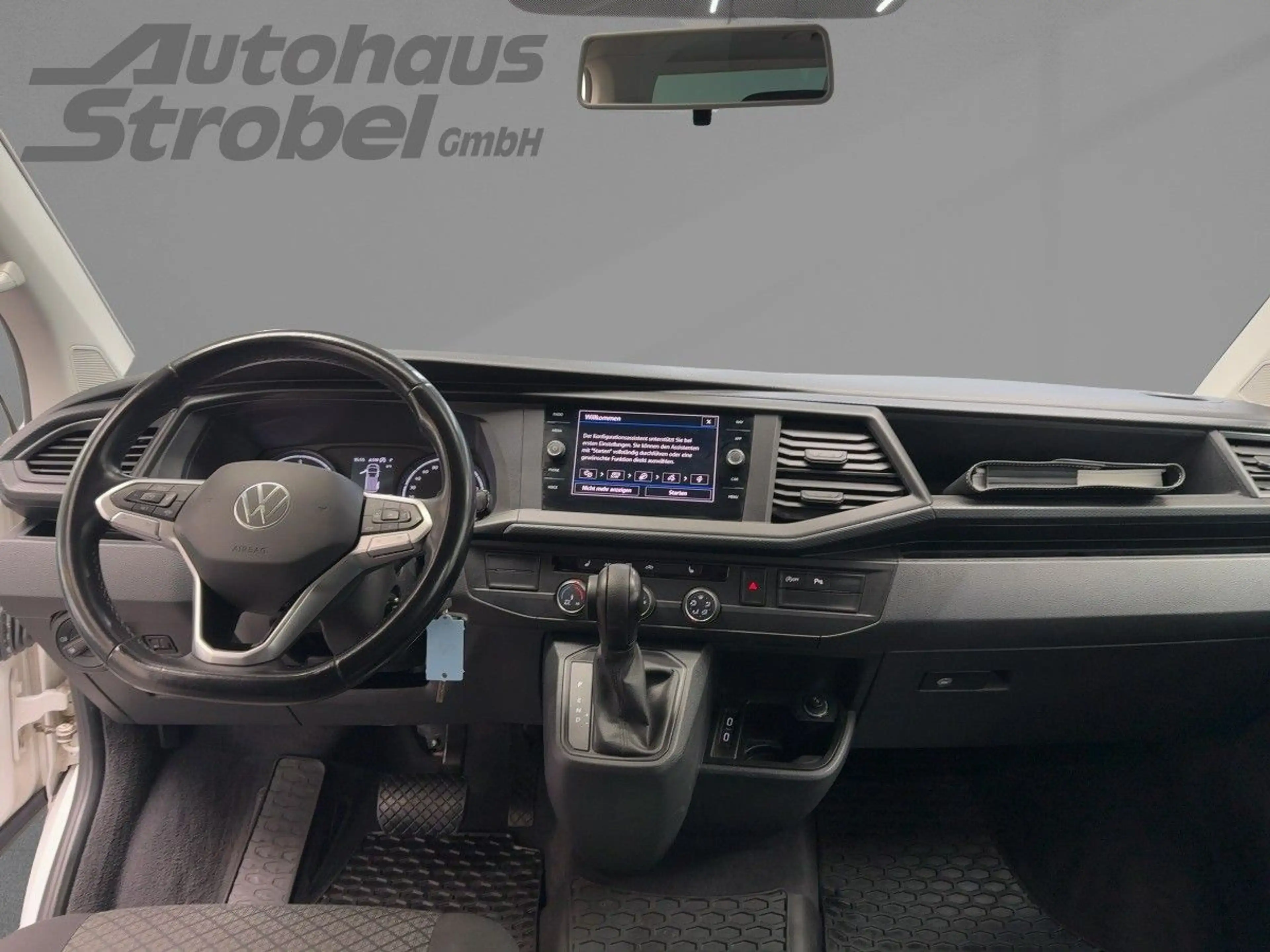 Volkswagen T6.1 Multivan 2.0 TDI DSG "Family" ACC Navi Park — photo 10