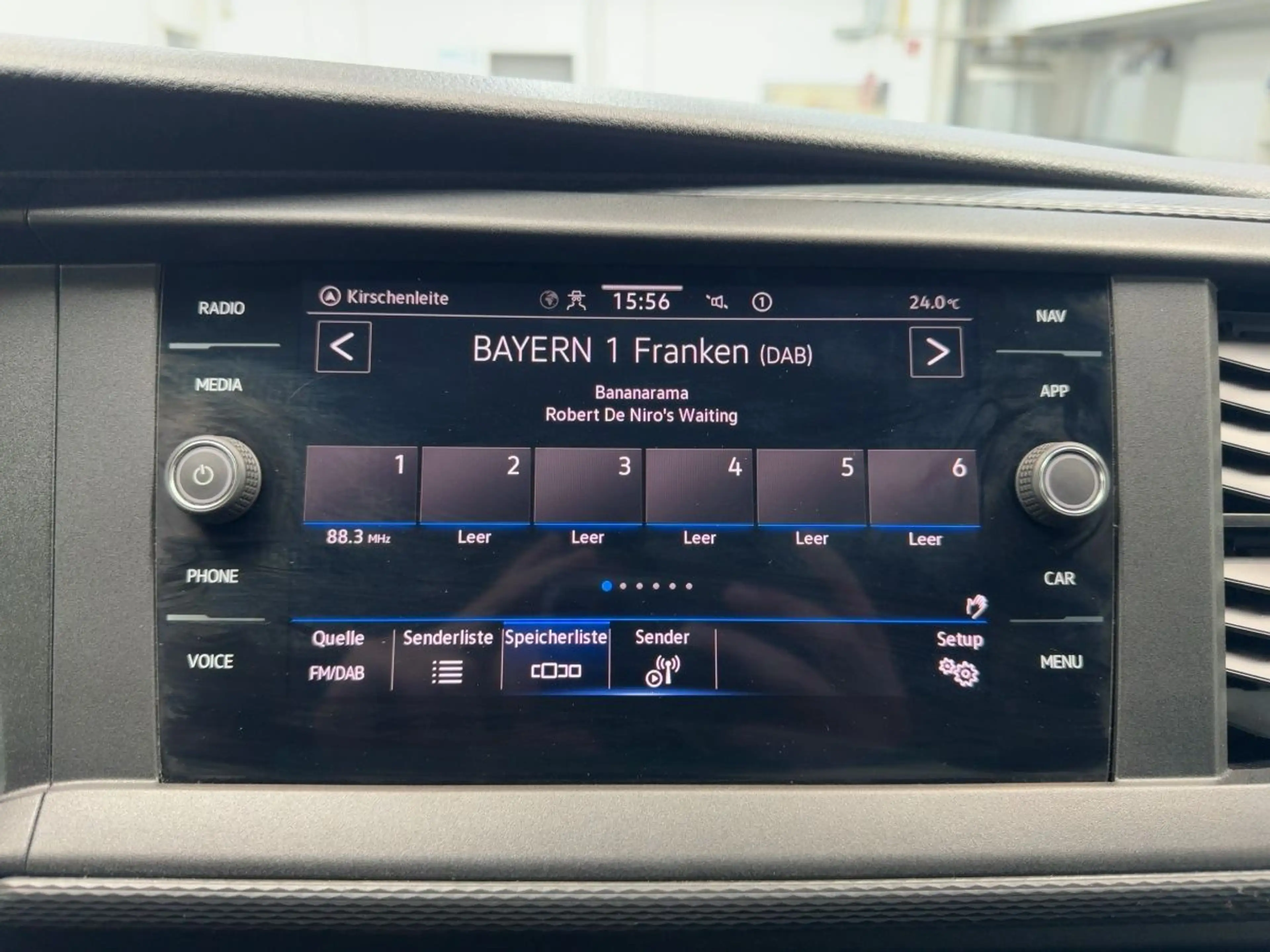 Volkswagen T6.1 Multivan 2.0 TDI DSG "Family" ACC Navi Park — photo 12