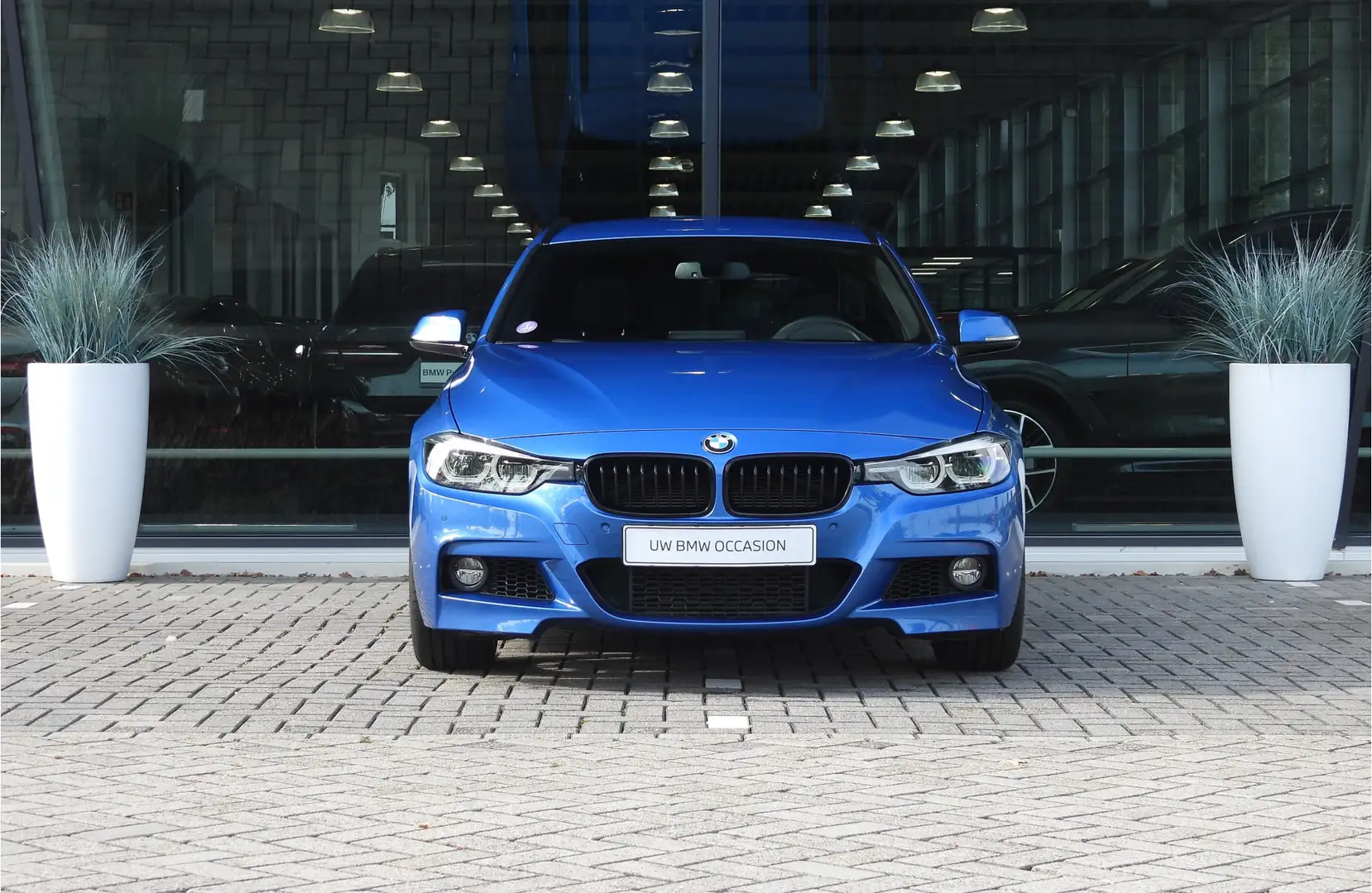 BMW 318 3 Serie Touring 318i Executive M Sport Automaat / Blauw - 2