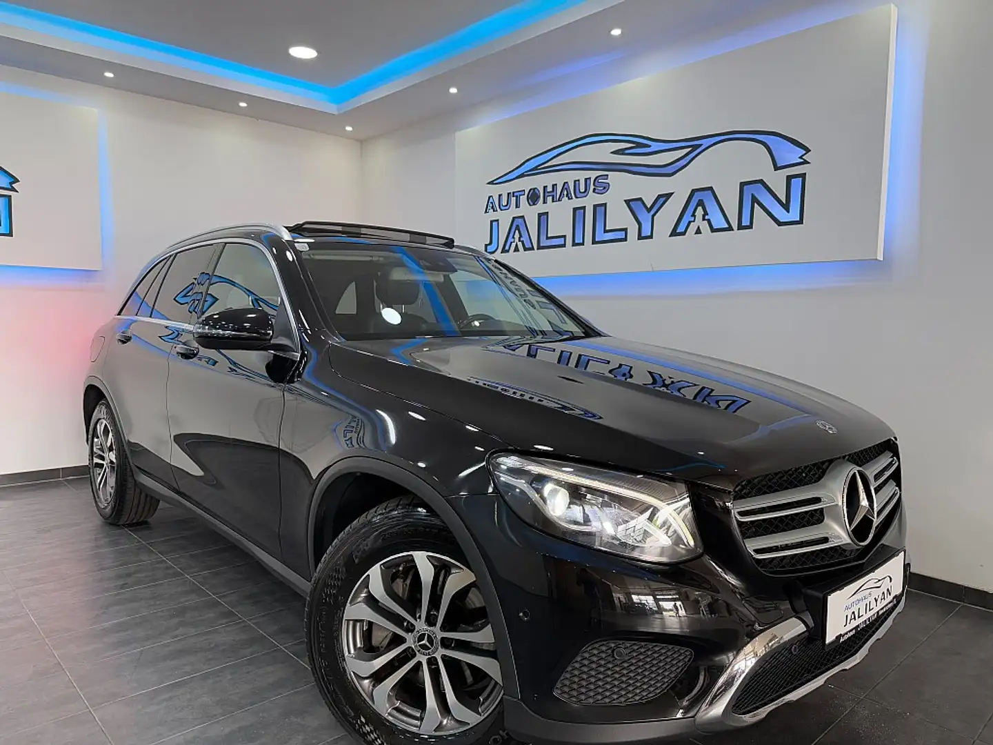 Mercedes-Benz GLC 250 d 4MATIC Aut. AMG-LINE, PANORAMADACH, NAVI, TEM... Schwarz - 1