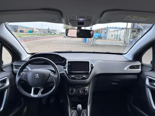 Peugeot 2008 view 4