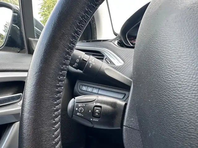 Peugeot 2008 view 17