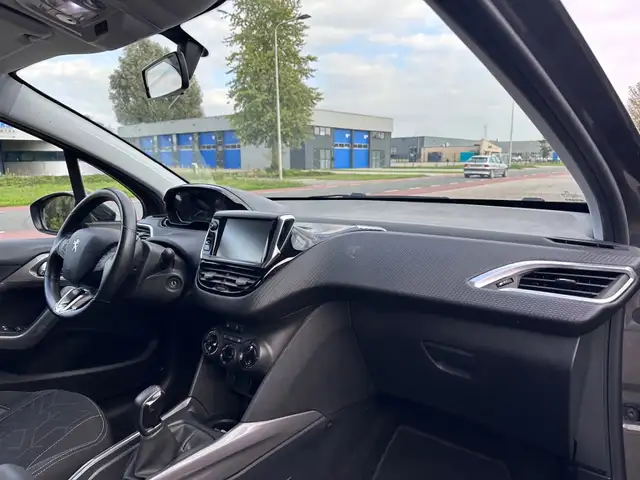 Peugeot 2008 view 14