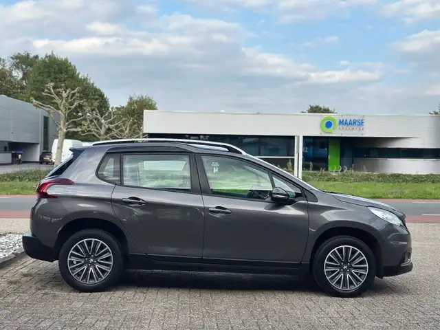 Peugeot 2008 view 3