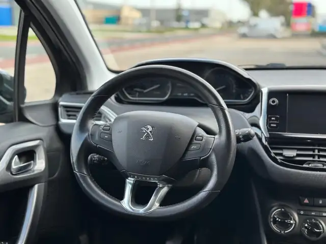 Peugeot 2008 view 13