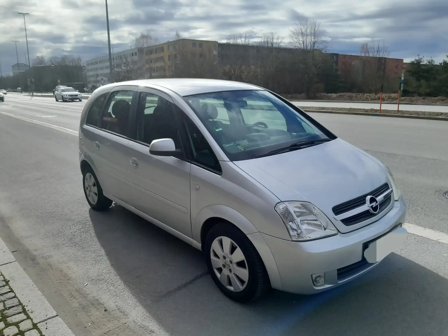 Opel Meriva 1.6 16V Cosmo-AHK Silber - 1