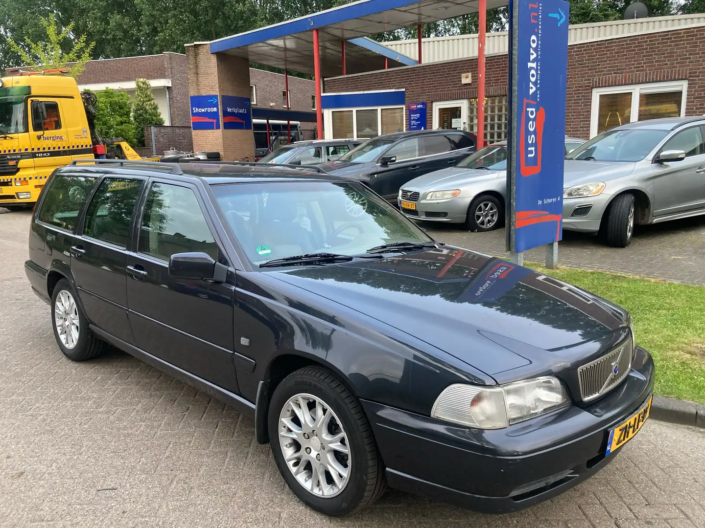 Volvo V70 2.5 140PK LPG-G3 Gris - 1