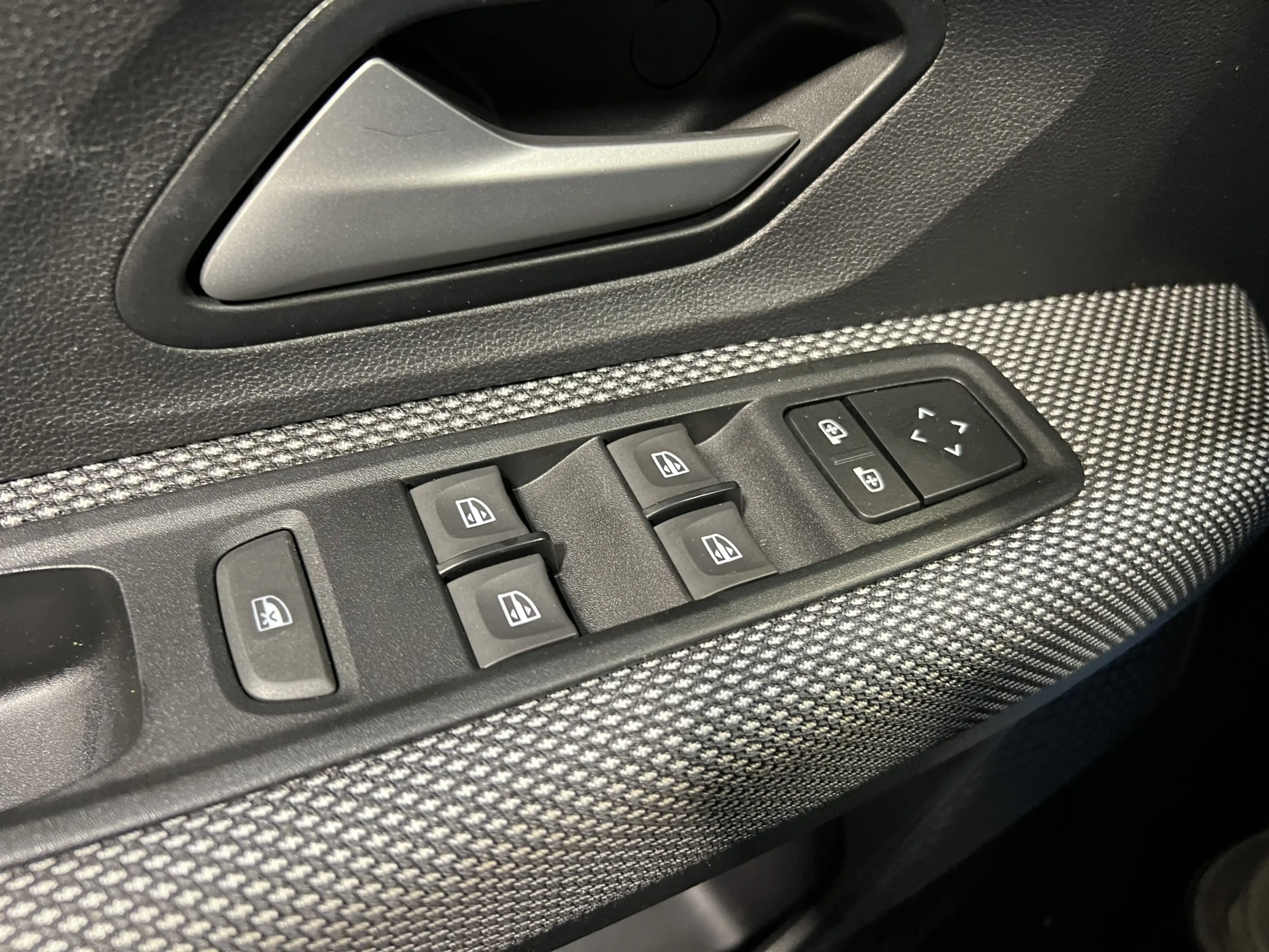 Dacia Jogger 1.0 TCe 110 Expression 7pers. | Android/Apple Carp — photo 24