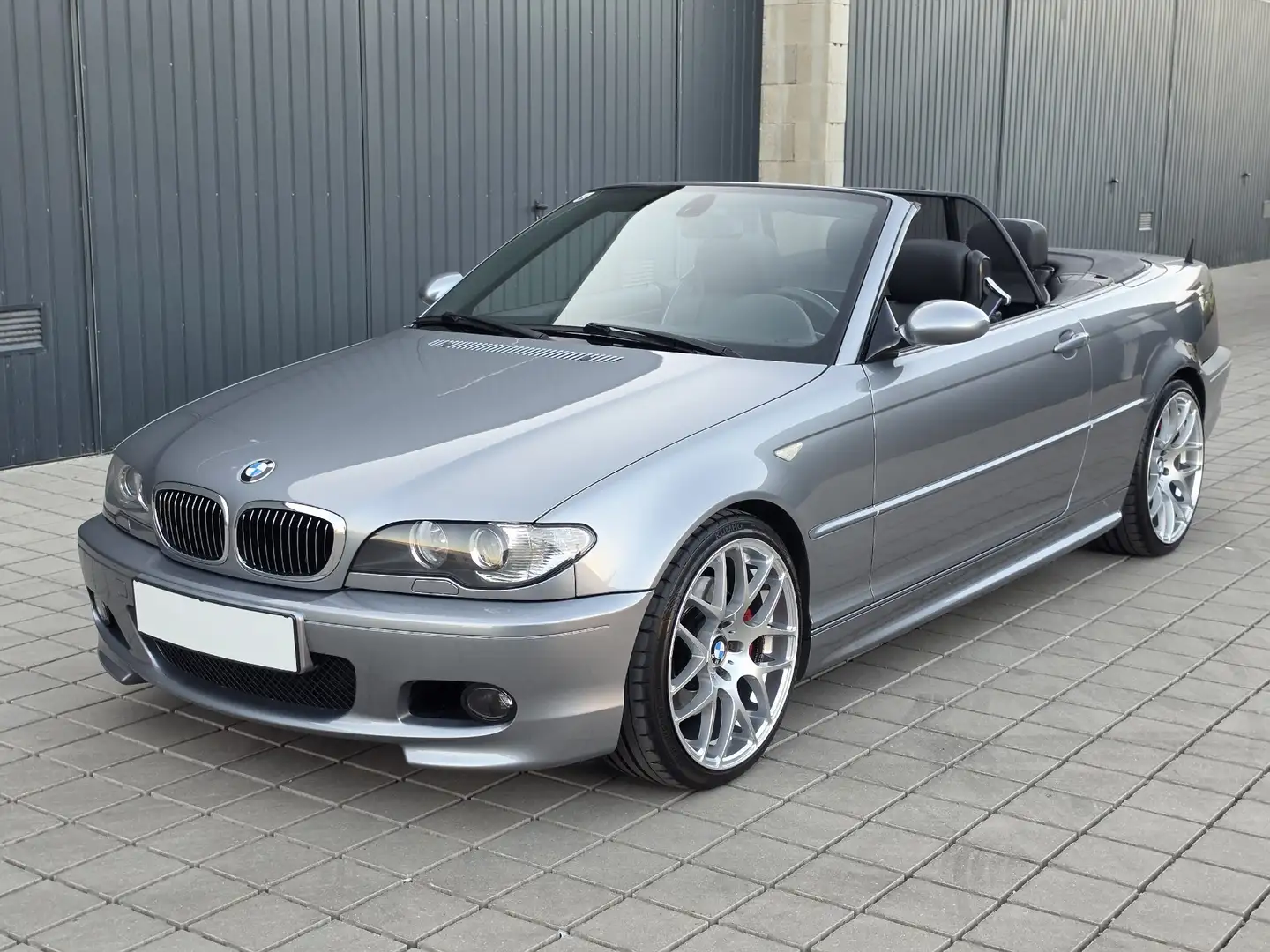 BMW 330 Ci Cabrio*AUT*Navi*19Alu*Leder - 1