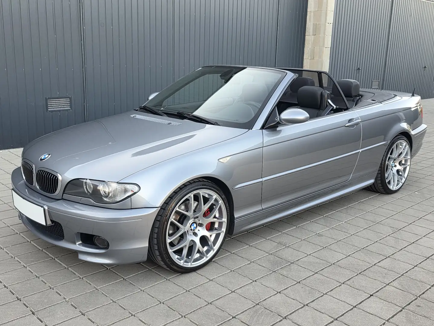 BMW 330 Ci Cabrio*AUT*Navi*19Alu*Leder - 2