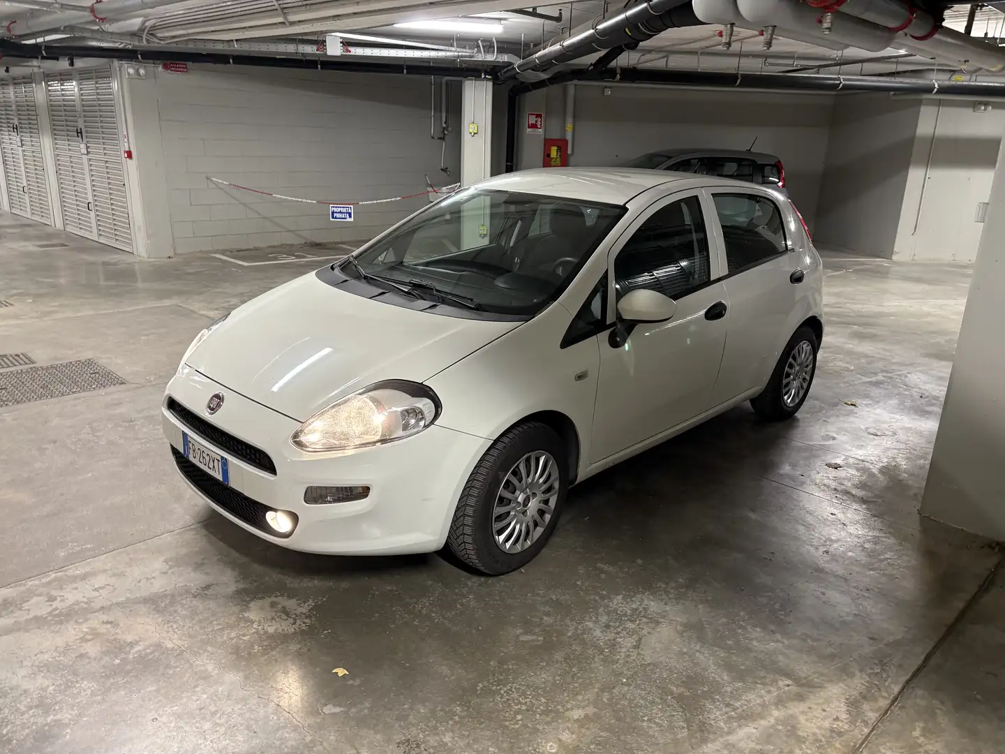 Fiat Punto 5p 1.2 Pop - 1