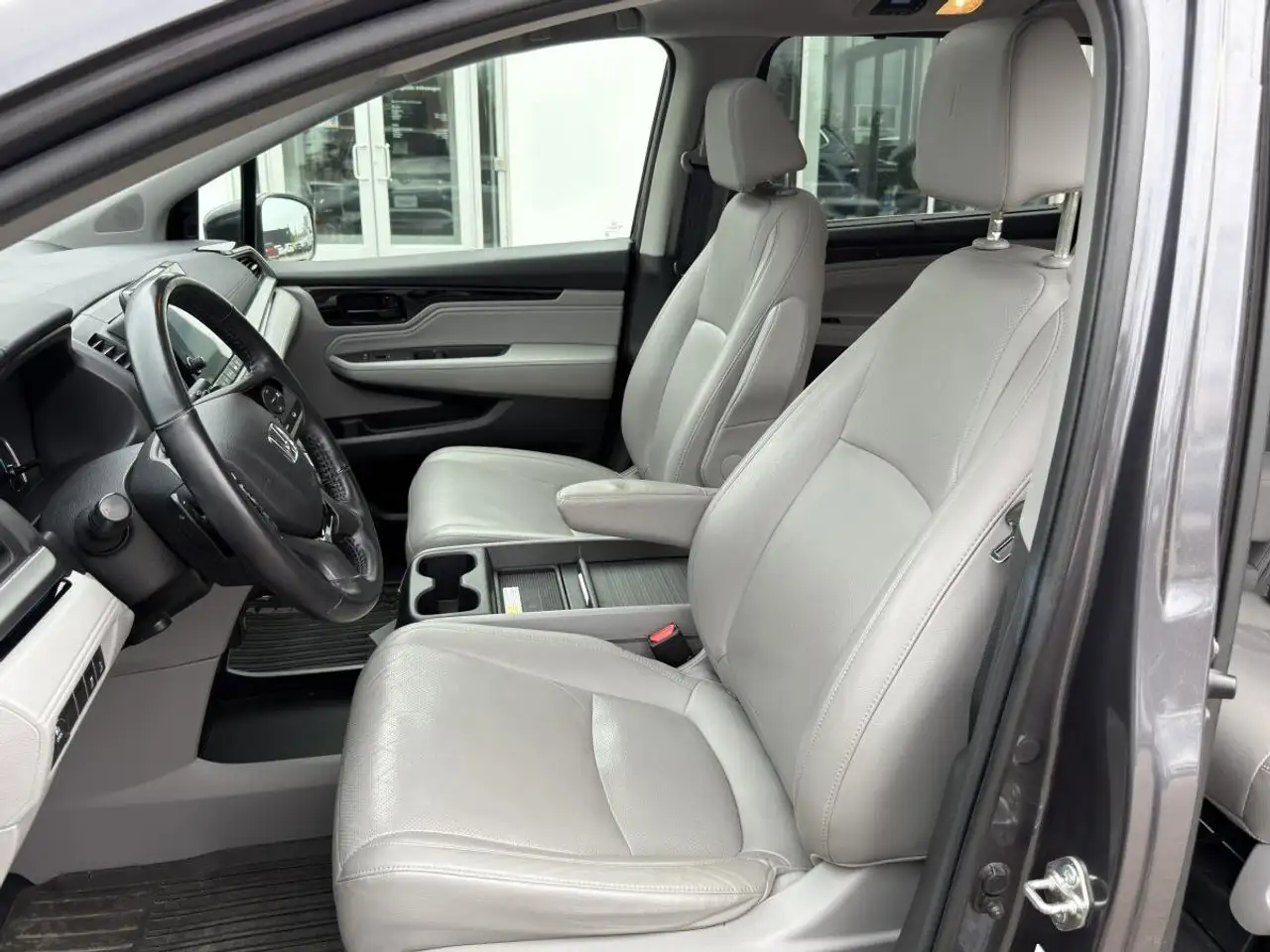 Honda Odyssey снимка Honda Odyssey