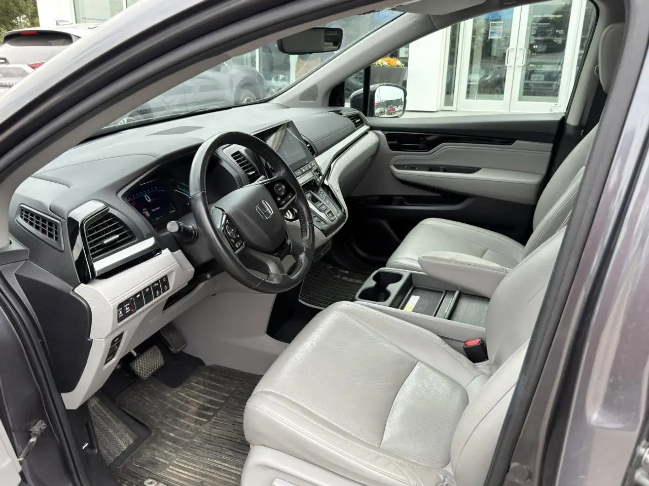 Honda Odyssey снимка Honda Odyssey