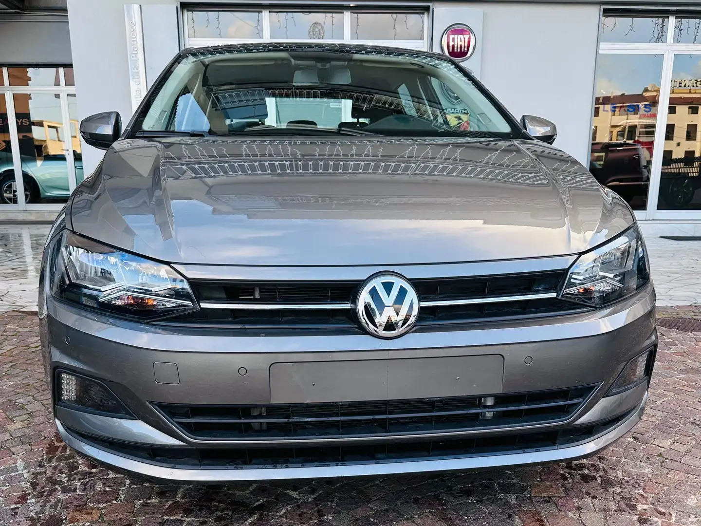 Volkswagen Polo Polo 5p 1.6 tdi Highline 95cv SOLO 18.589 KM!!! Grau - 1