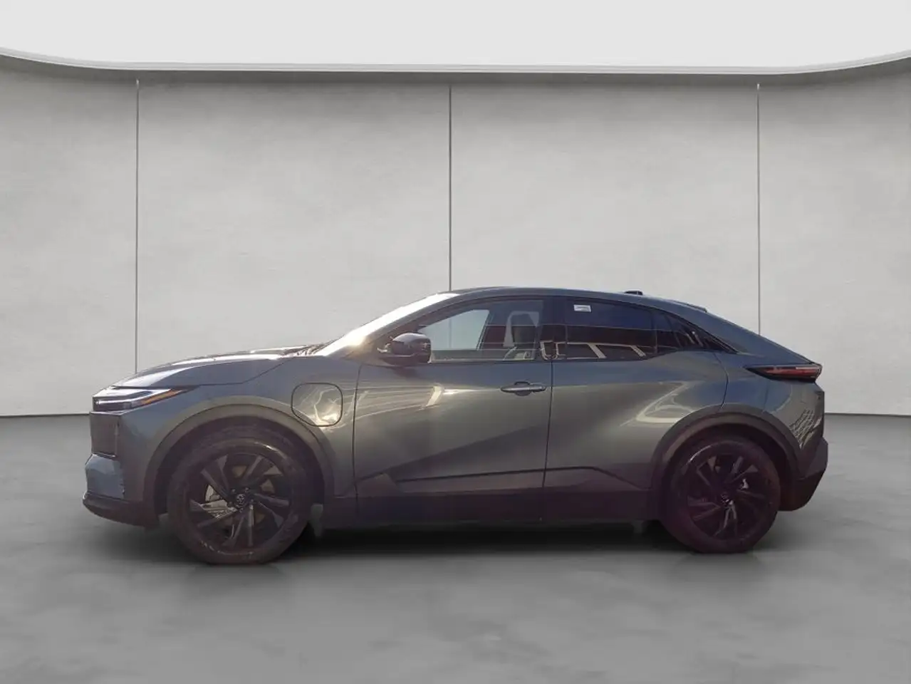 Toyota C-HR+ + Teamplayer 2