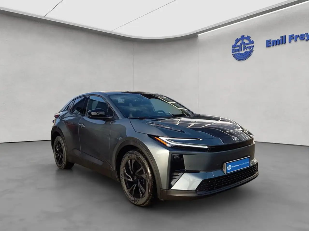 Toyota C-HR+ + Teamplayer 9