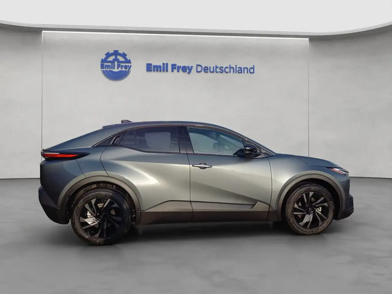 Toyota C-HR+ + Teamplayer 8