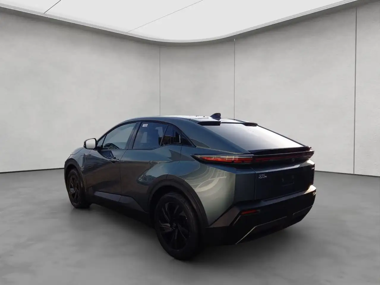Toyota C-HR+ + Teamplayer 3