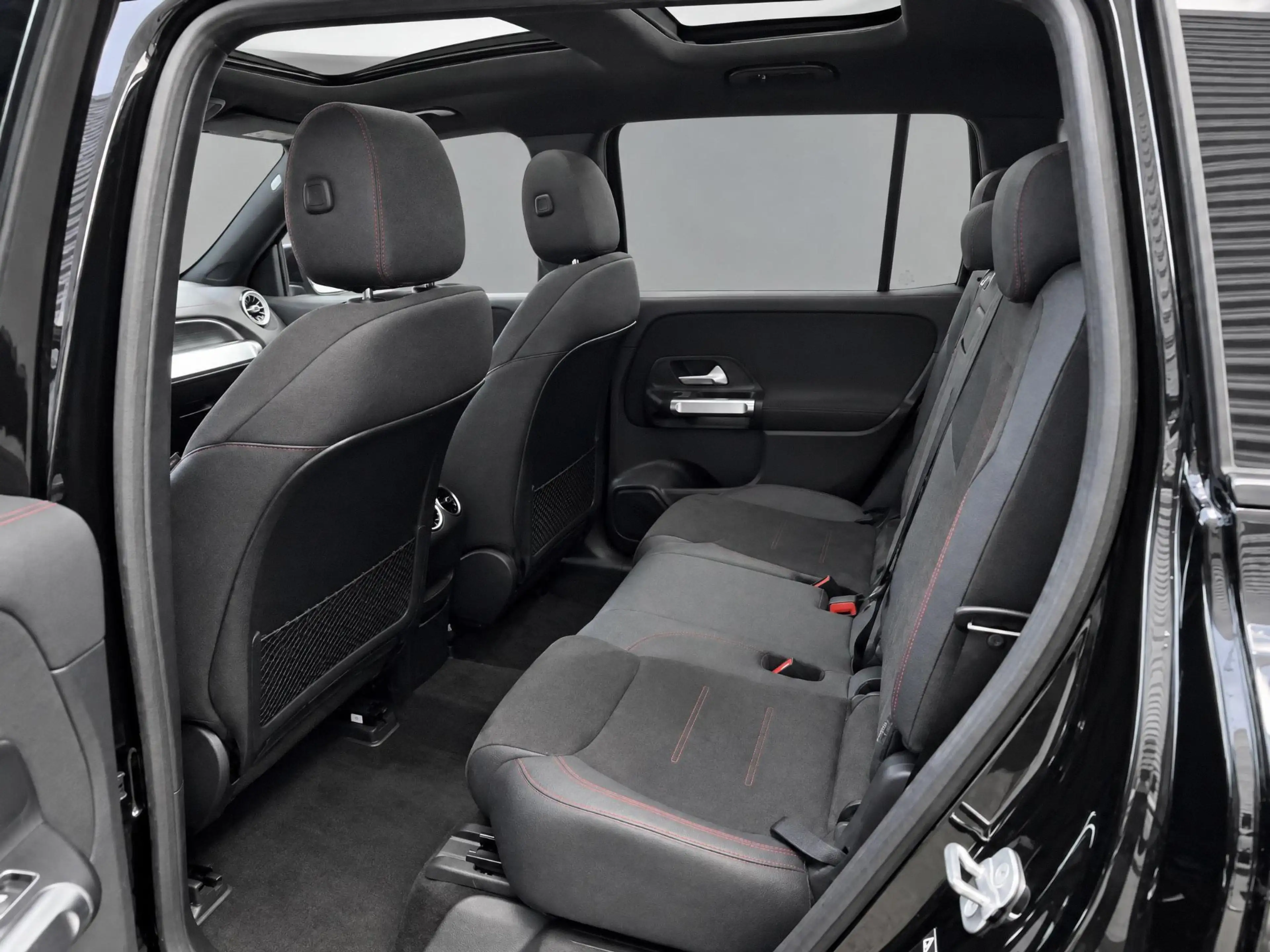 Mercedes-Benz EQB 250 250+ Business Edition 7p. 71 kWh — photo 8