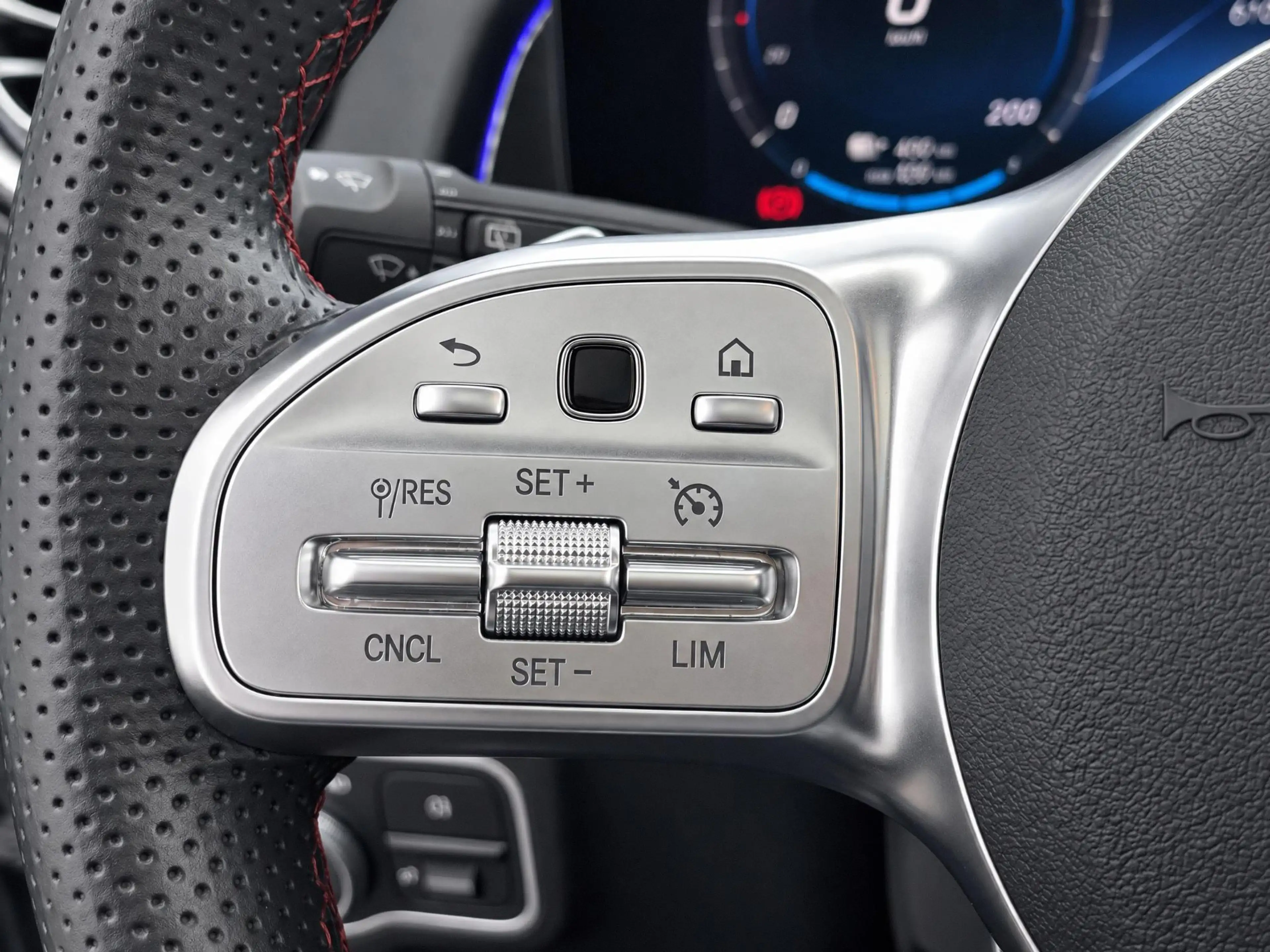 Mercedes-Benz EQB 250 250+ Business Edition 7p. 71 kWh — photo 13