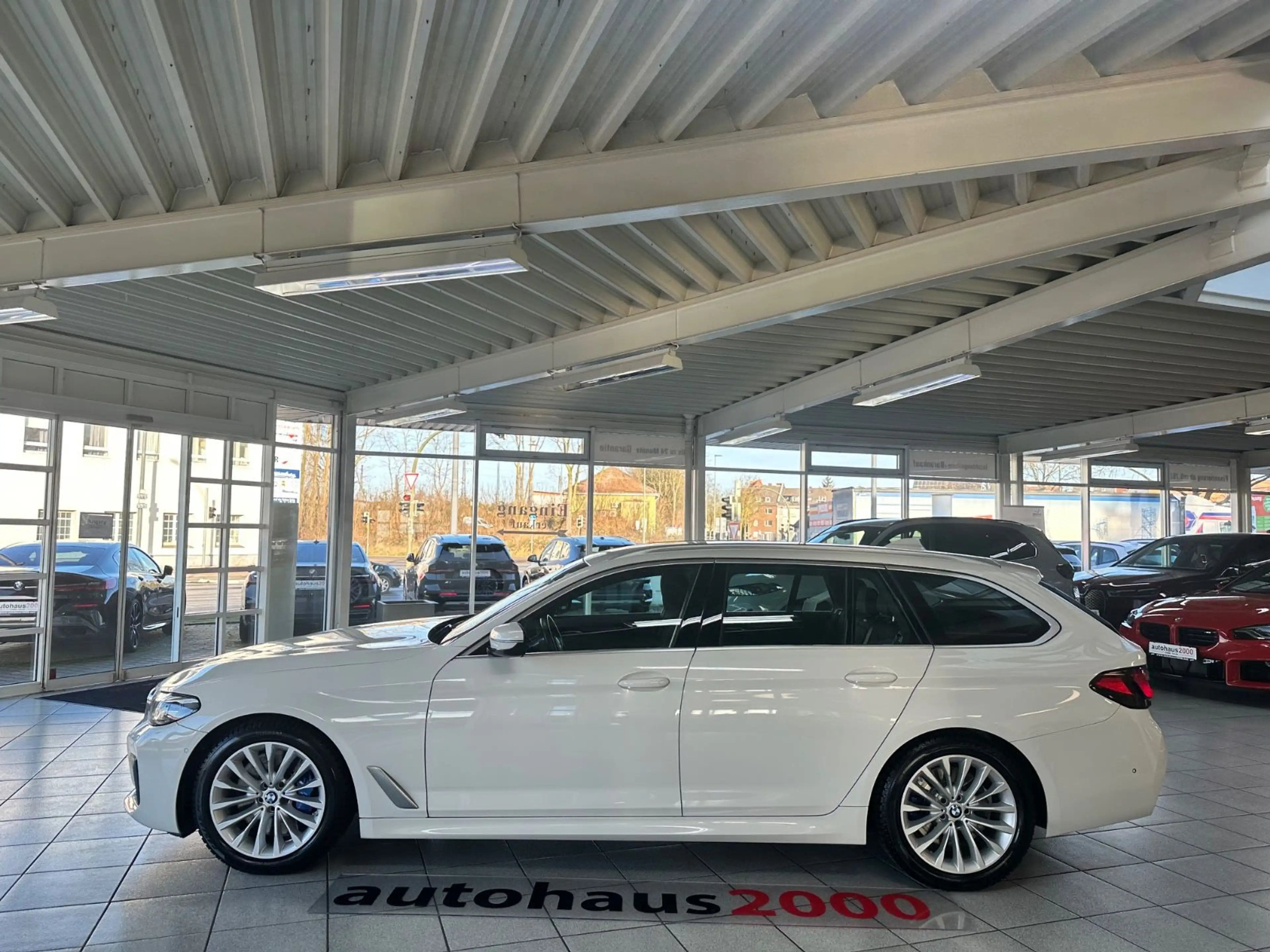 BMW 530 d xDrive M Sportpaket AUT./LED/CAM/AHK/SOFT C — photo 5