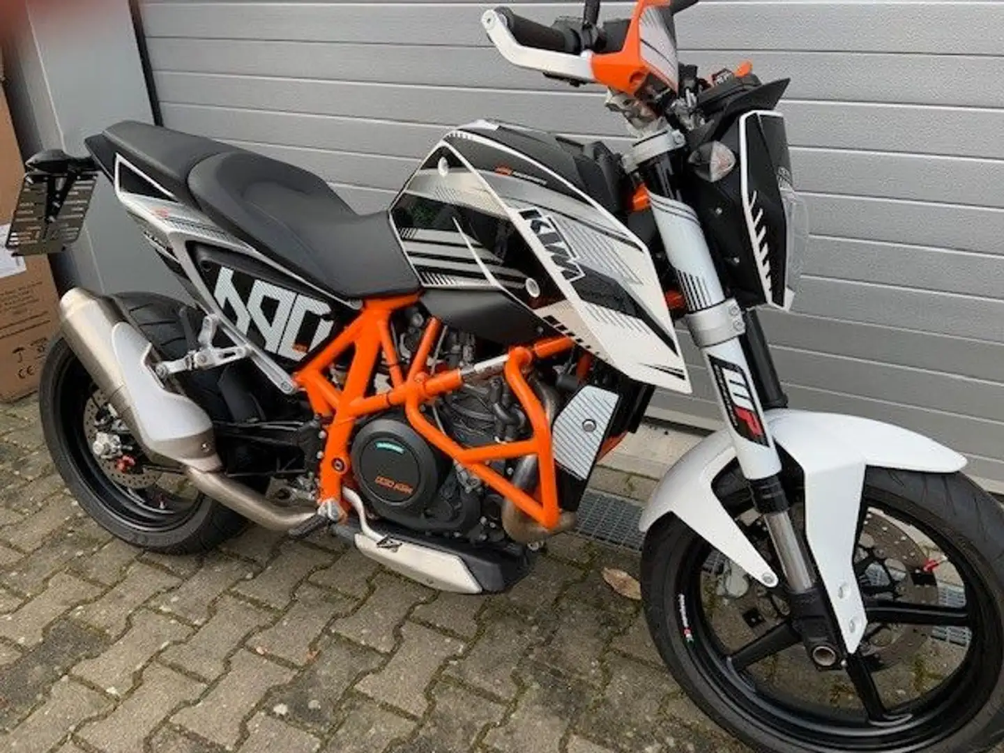 KTM 690 Duke ABS Alb - 2
