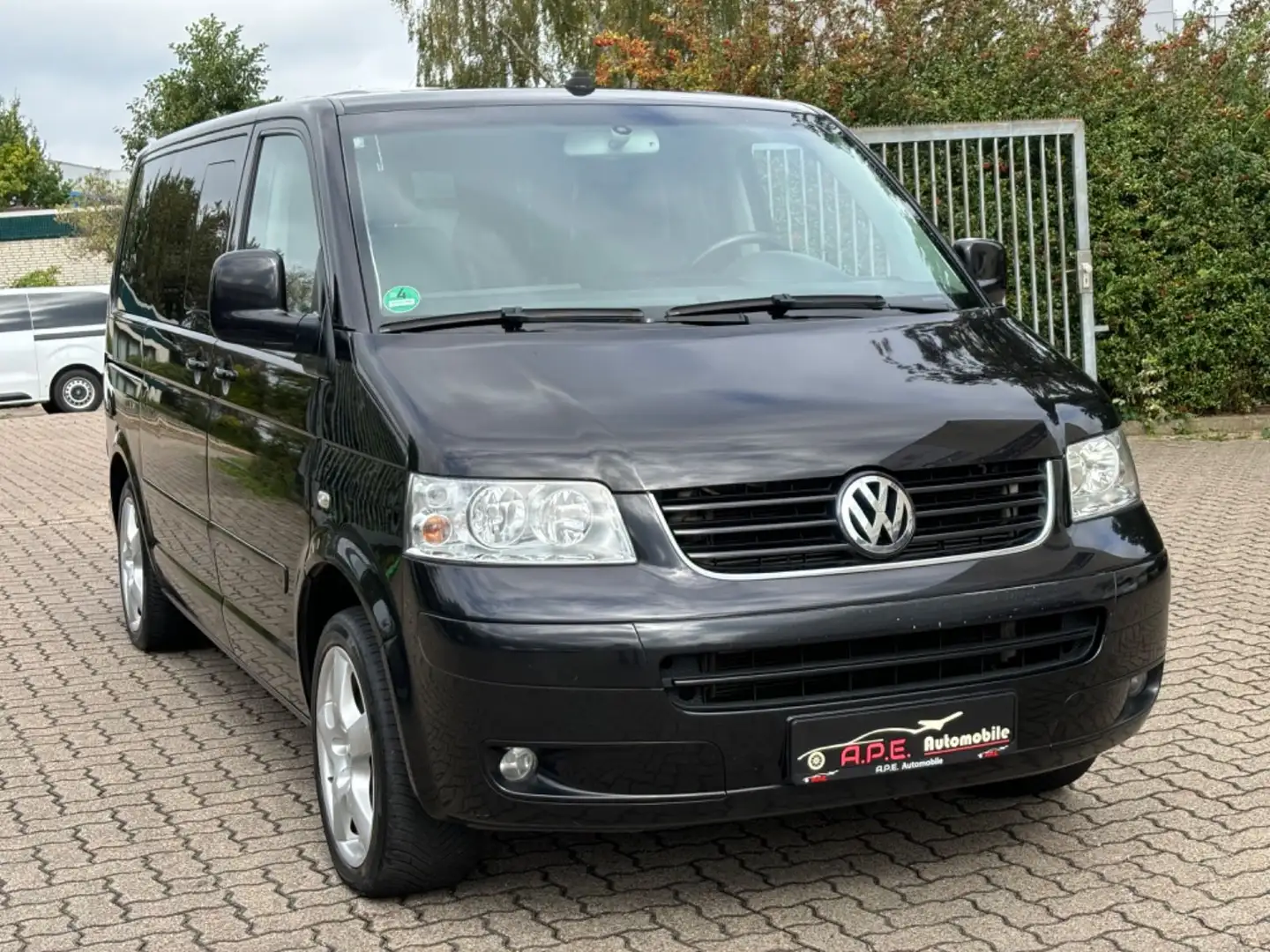 Volkswagen T5 Multivan Bus Multivan Highline Schwarz - 1