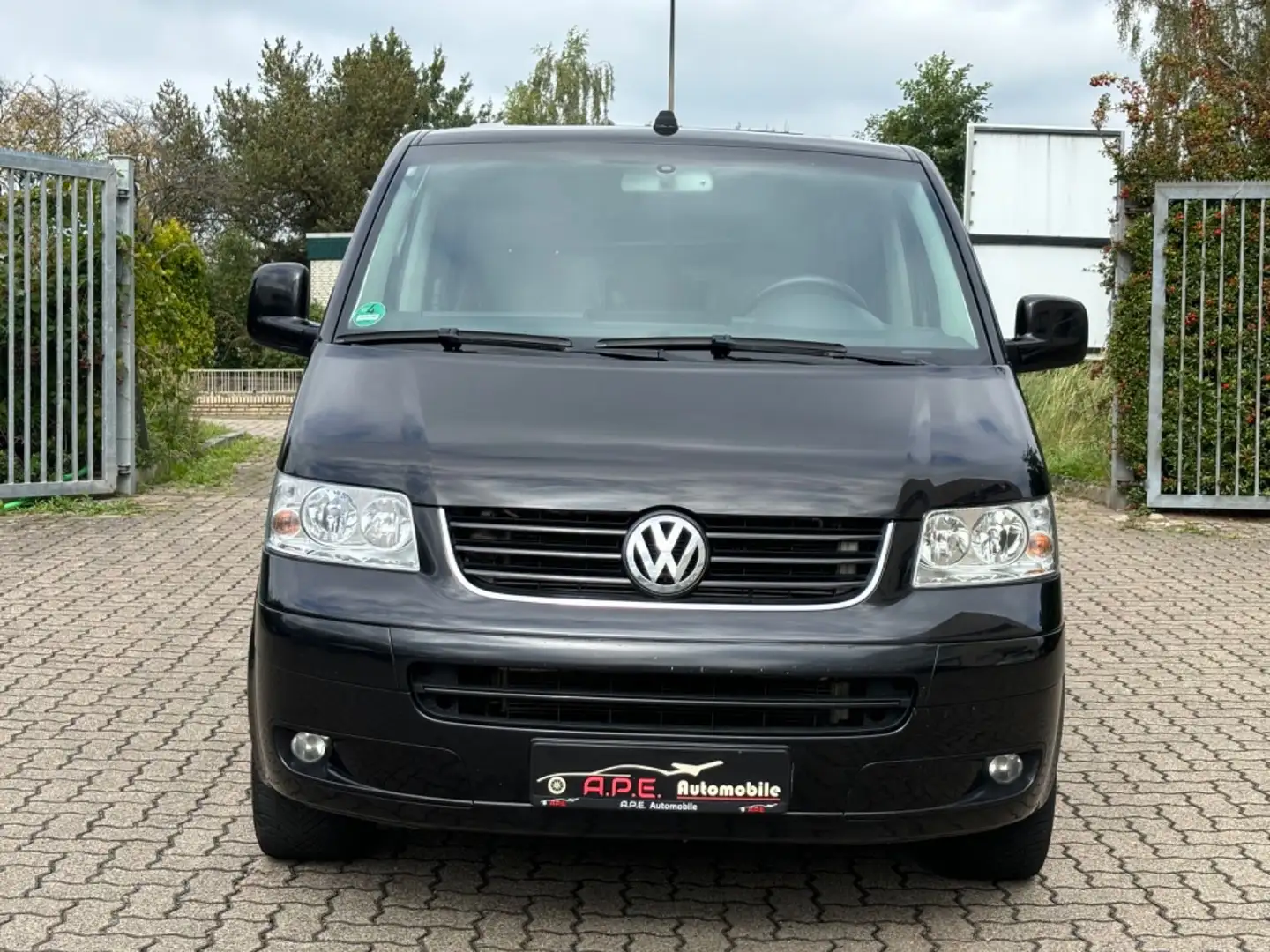 Volkswagen T5 Multivan Bus Multivan Highline Schwarz - 2