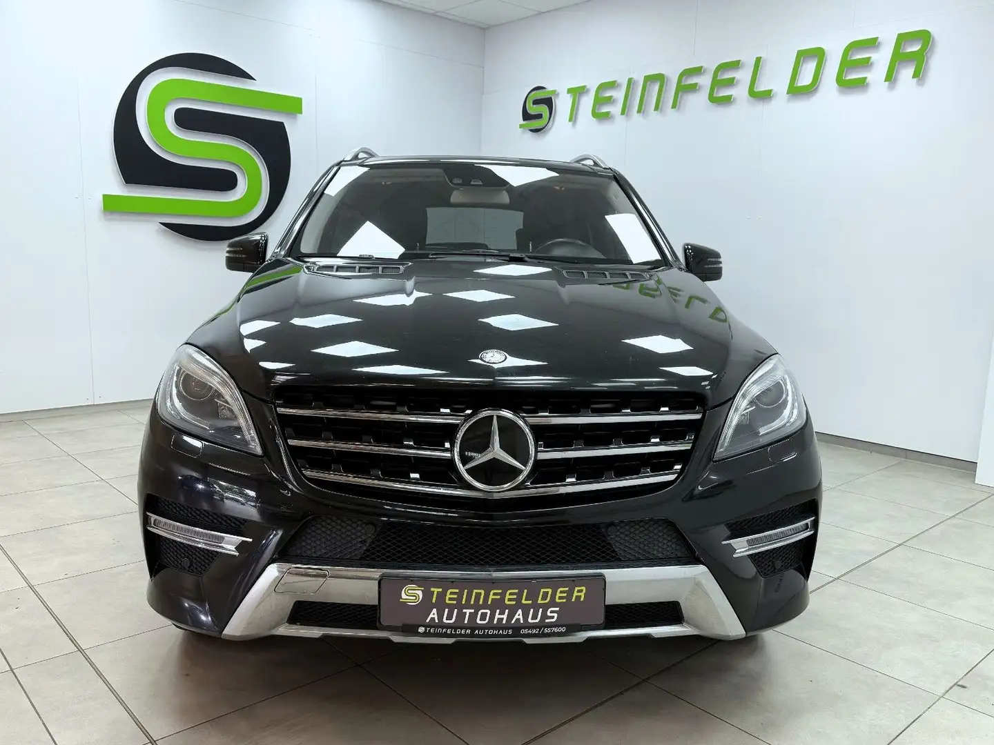 Mercedes-Benz ML 350 CDI BlueTec / AMG / PANORAMA Noir - 2