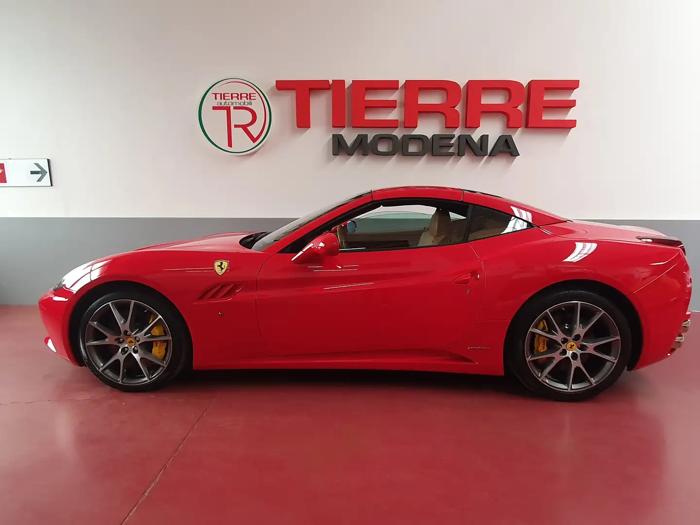 Ferrari California 4.3 dct Czerwony - 2