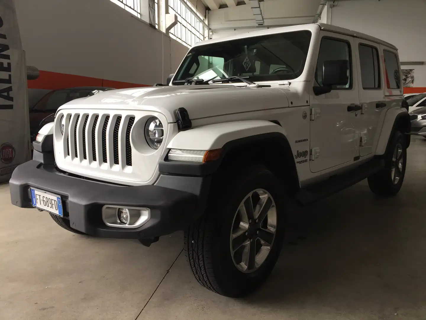 Jeep Wrangler Wrangler Unlimited 2.2 mjt II Sahara auto Bianco - 2